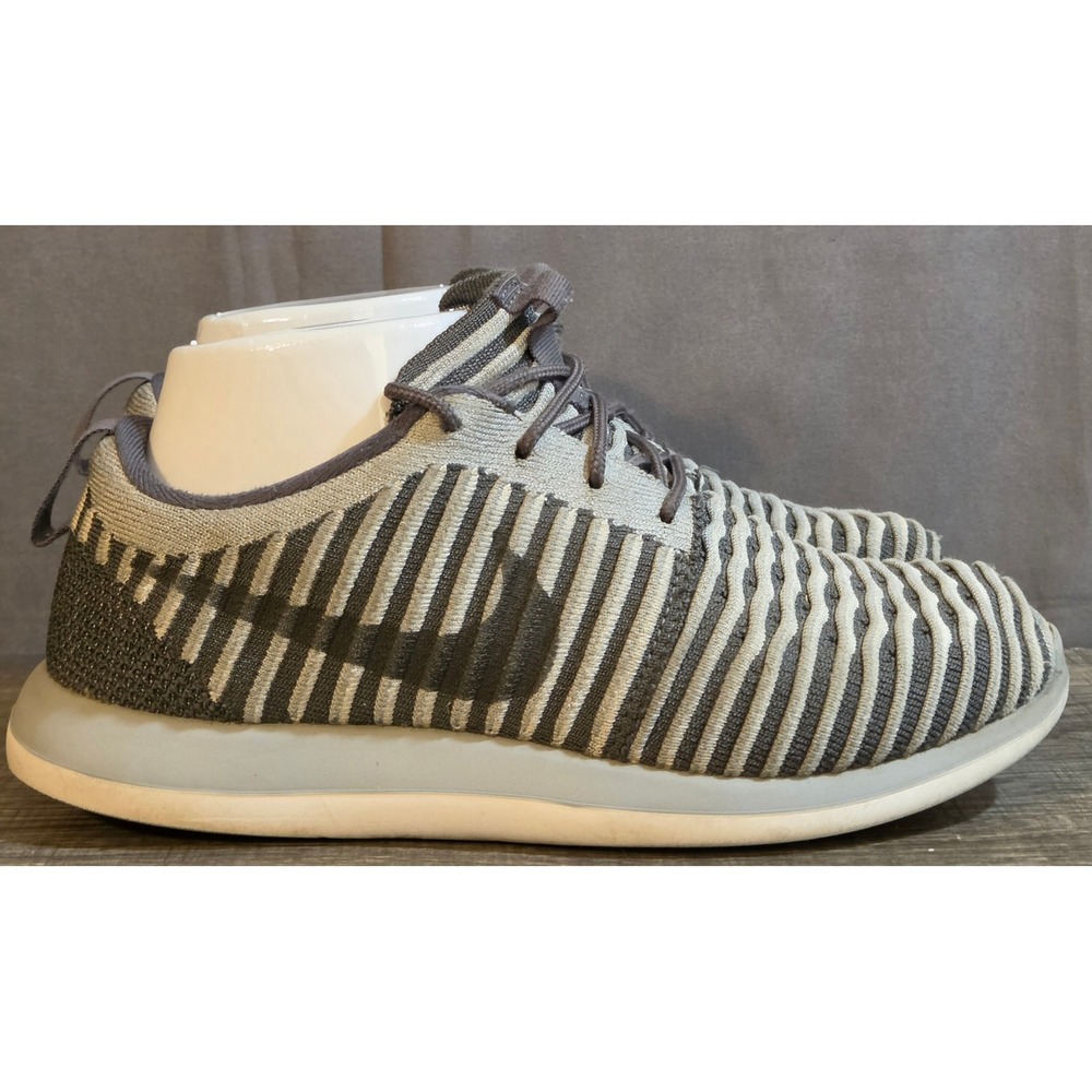 Nike Roshe Two Flyknit Sneakers Youth Size 4Y Gray